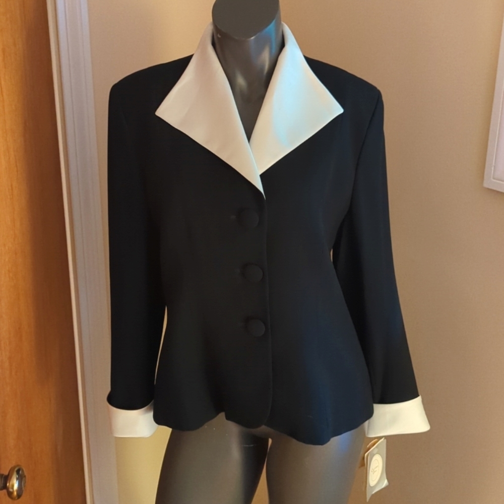 Vintage Christian Dior, Black and White blazer. Women's Size 14p